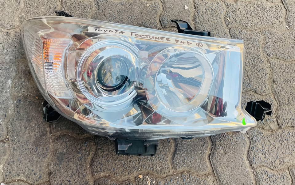 Toyota Fortuner D4D normal headlight - Private Seller Toyota Fortuner D4D normal headlight - Private Seller