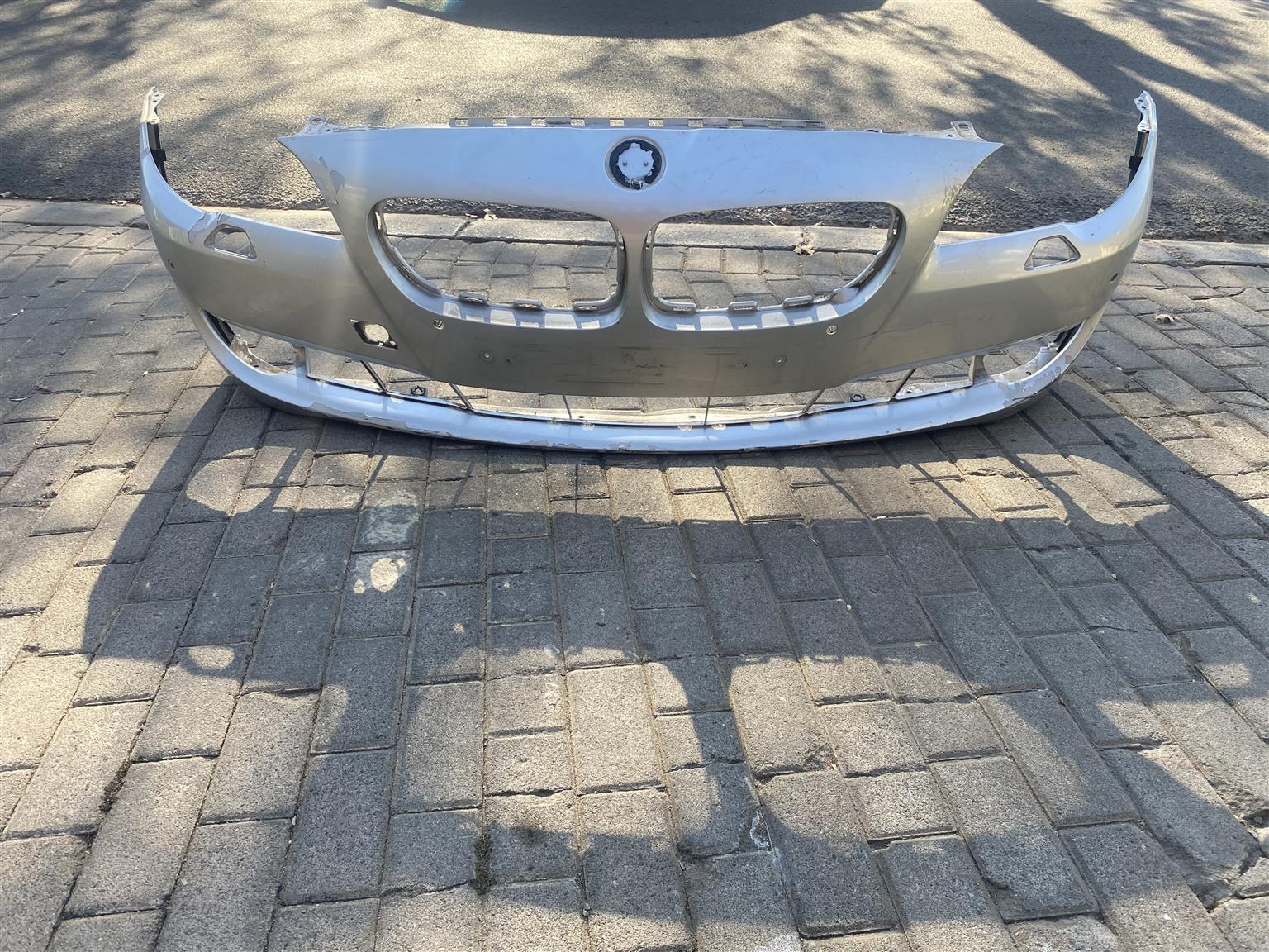 2016 BMW 5 SERIES F10 FRONT BUMPER FOR SALE. IN PRISTINE CONDITION