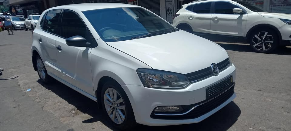 2017 VW POLO 6 TSI 1.2 PETROL  MANUAL TRANSMISSION, SILVER COLOUR