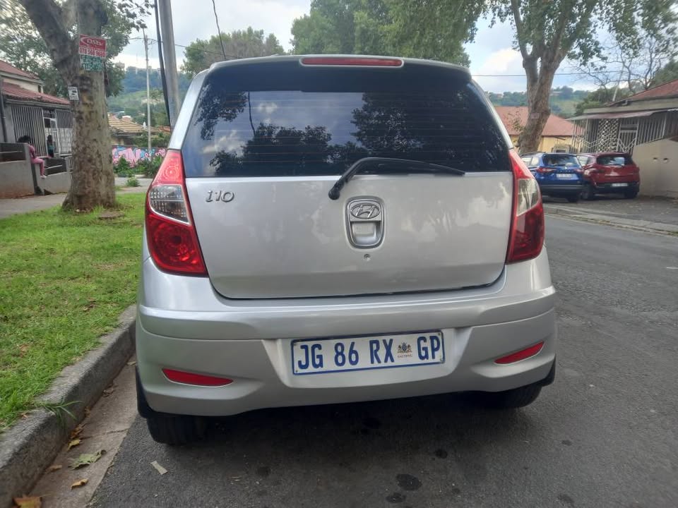 2017 Hyundai i10 Hatchback 1.1 Petrol, Manual. Call Innocent Blue Color,