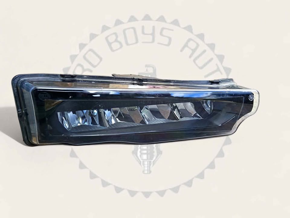 BMW X3 G01 AND X4 G02 RIGHT SIDE FOGLIGHT /FOG LAMP AVAILABLE FOR SALE - Private Seller BMW X3 G01 AND X4 G02 RIGHT SIDE FOGLIGHT /FOG LAMP AVAILABLE FOR SALE - Private Seller
