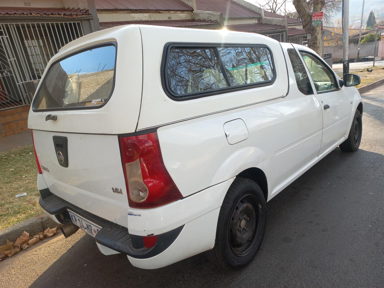 2009 NISSAN NP200 BAKKIE 1.6i MANUAL TRANSMISSION WITH CANOPY