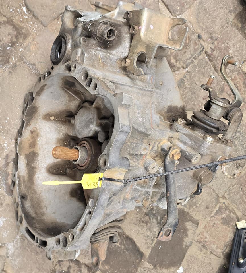 Toyota Conquest 4 Speed Gearbox - Private Seller Toyota Conquest 4 Speed Gearbox - Private Seller