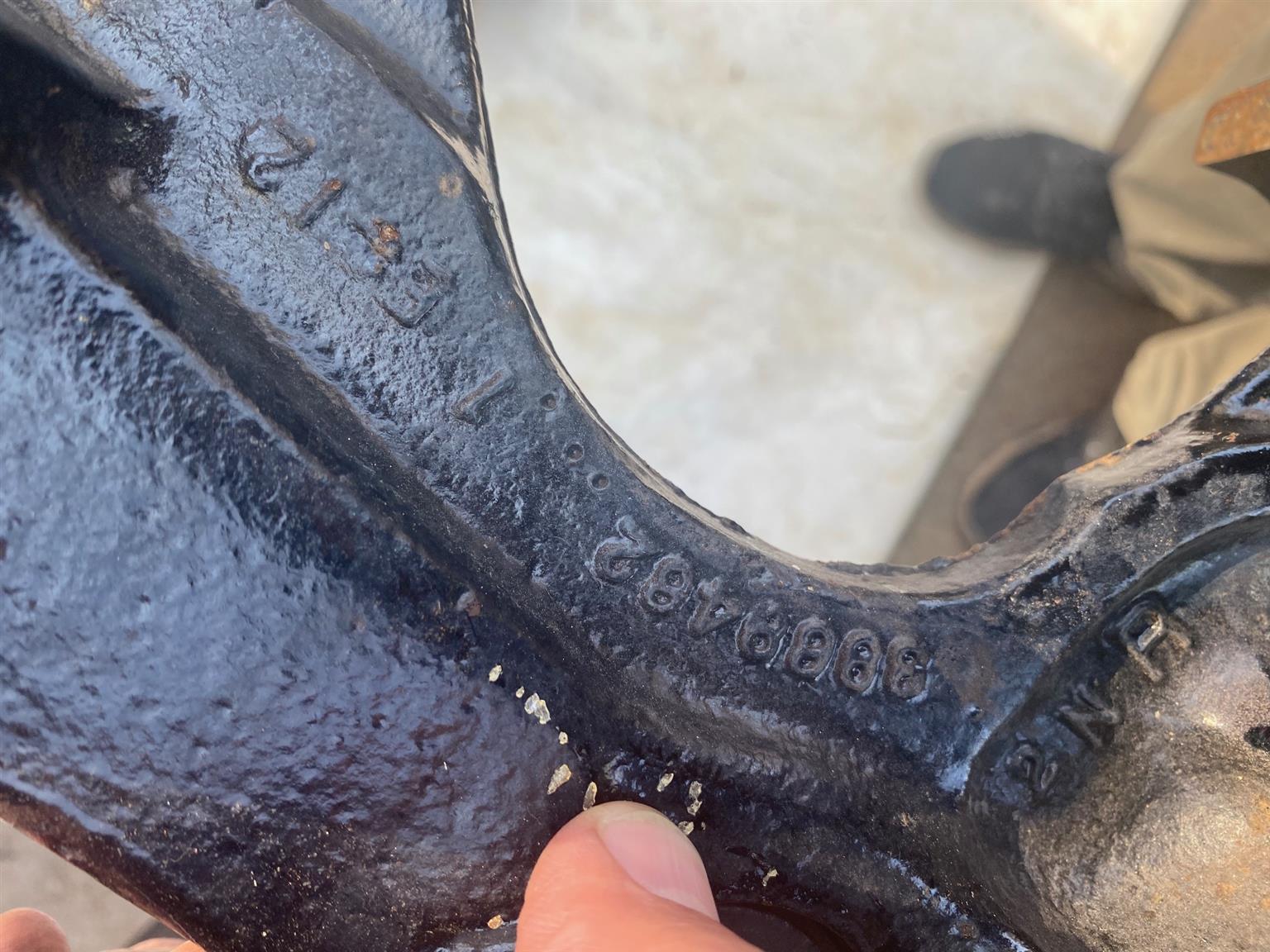 Chevrolet C spindles Hubs Left & Right - Private Seller