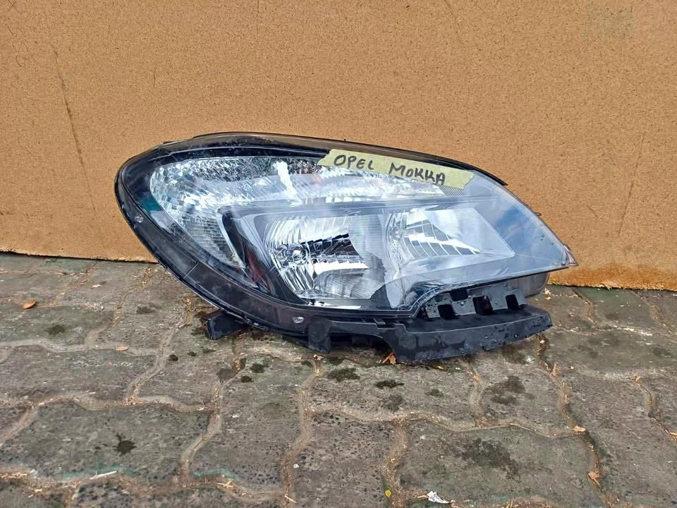Opel Mokka Headlight Right side - Private Seller Opel Mokka Headlight Right side - Private Seller
