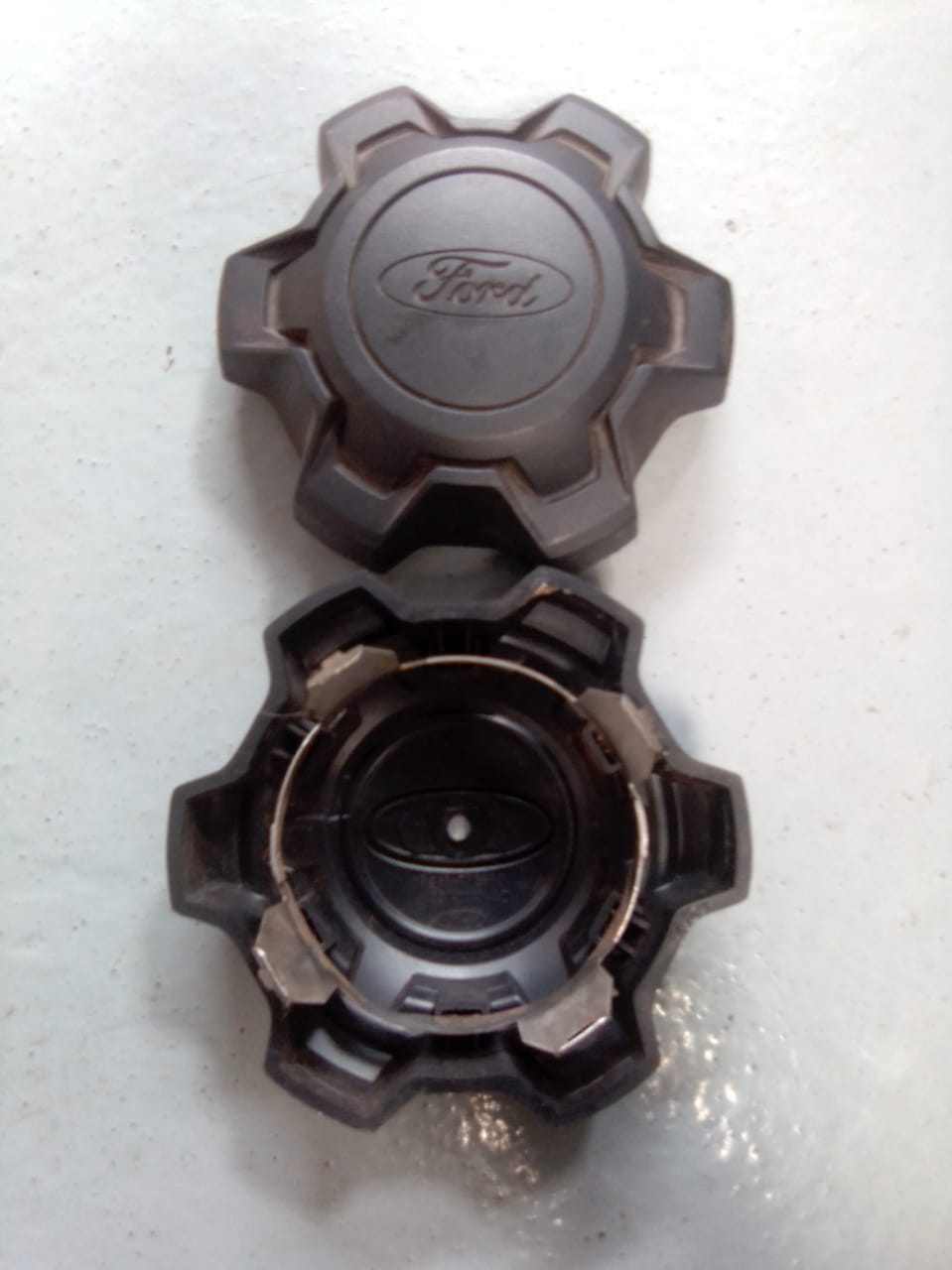 Ford Centre Caps Hubcaps - Private Seller Ford Centre Caps Hubcaps - Private Seller