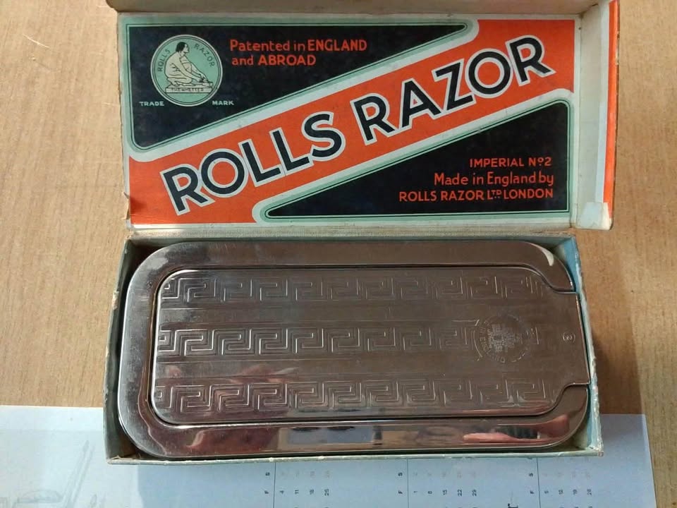 1920's VINTAGE ROLLS RAZOR