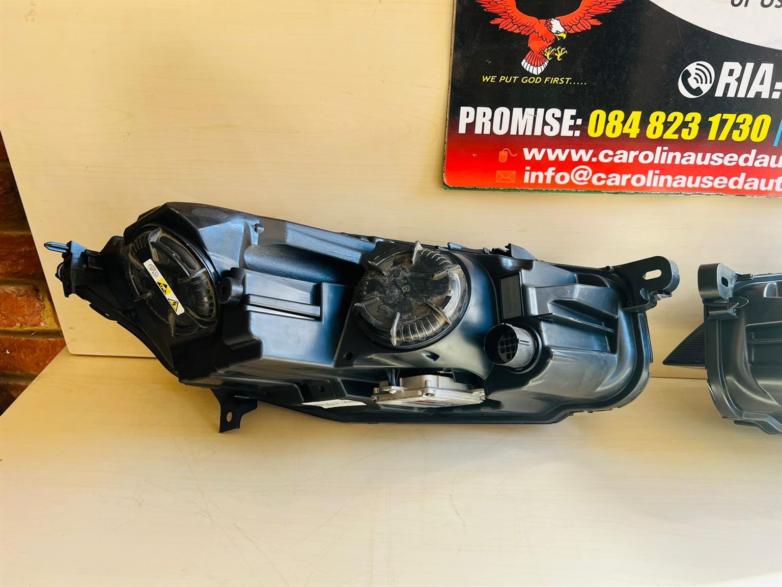 Jaguar XE/XF left and right side xenon headlight (2016-2020) - Private Seller Jaguar XE/XF left and right side xenon headlight (2016-2020) - Private Seller