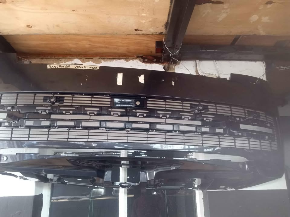 Range rover Vogue Front Bumer