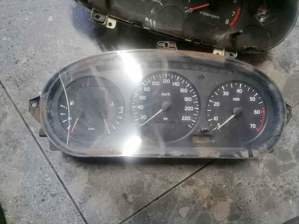 Renault megane 2L F3R cluster