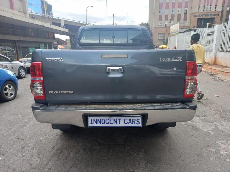 2012 TOYOTA HILUX 2.7 VVT PETROL, MANUAL TRANSMISSION ,GREY COLOUR, MILEAGE 95000KM