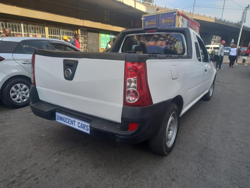 2017 NP200 1.6 PETROL, MANUAL TRANSMISSION, WHITE COLOUR, MILEAGE 87000KM