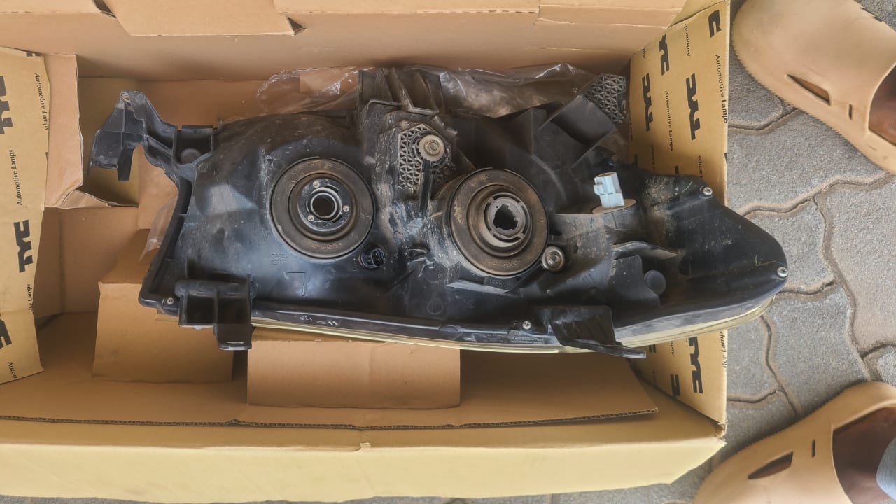 Toyota Fortuner L/S Headlight - Private Seller Toyota Fortuner L/S Headlight - Private Seller