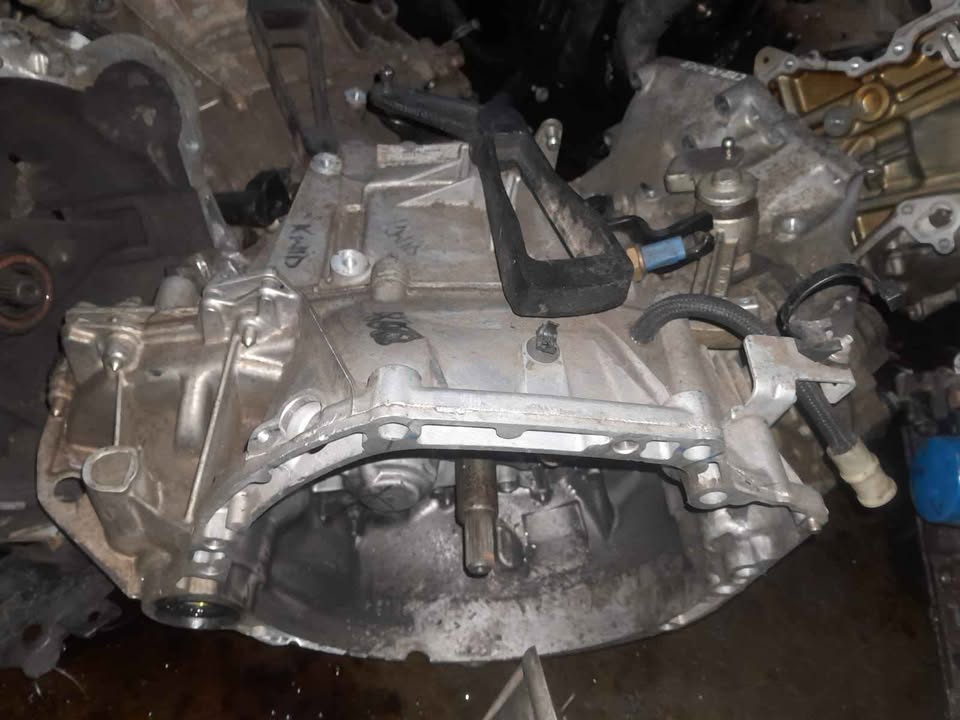 Renault kwid manual gearbox - Private Seller Renault kwid manual gearbox - Private Seller