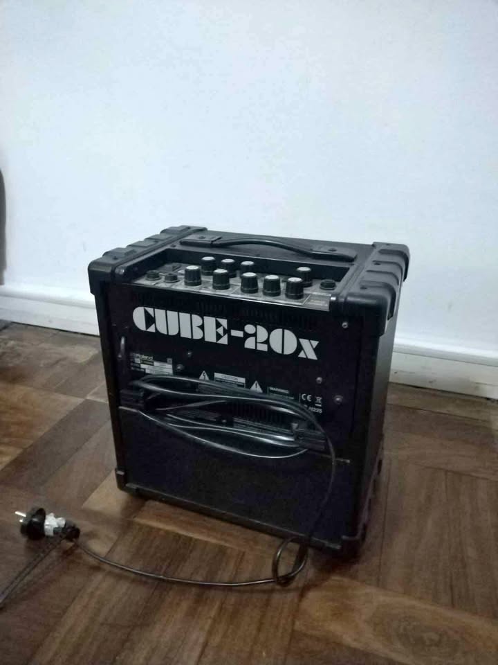 Roland Cube 20x guitar amp