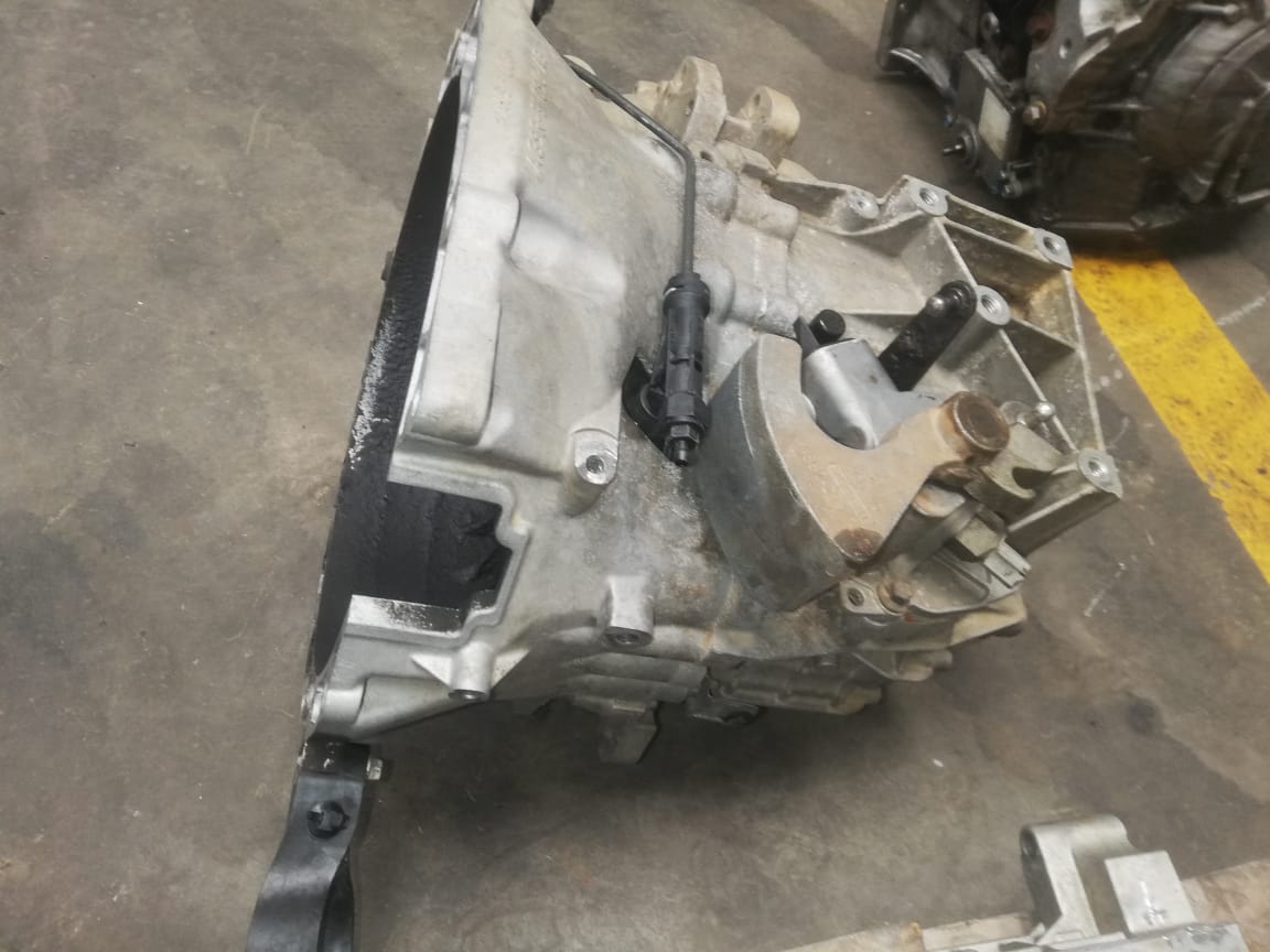 VOLVO S60 2012 2.0L AUTOMATIC GEARBOX FOR SALE (DELIVERY AVAILABLE COUNTRY WIDE) - Private Seller