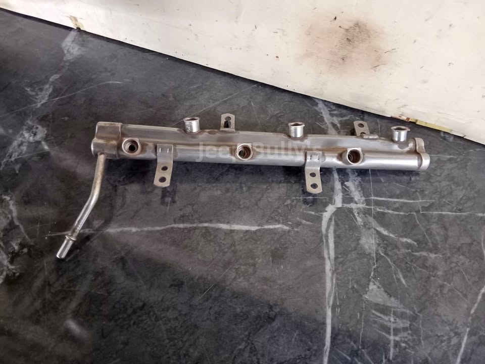 Second Hand Jeep Wrangler JK Fuel Rail In Store - Private Seller Second Hand Jeep Wrangler JK Fuel Rail In Store - Private Seller