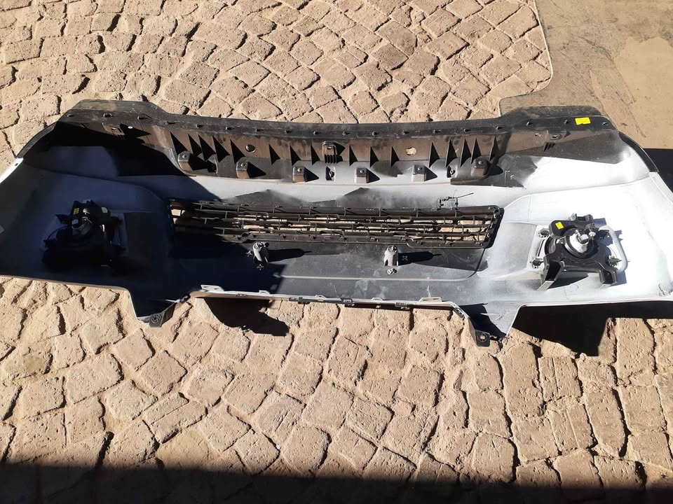 Mahindra S6 original white front bumper - Private Seller Mahindra S6 original white front bumper - Private Seller
