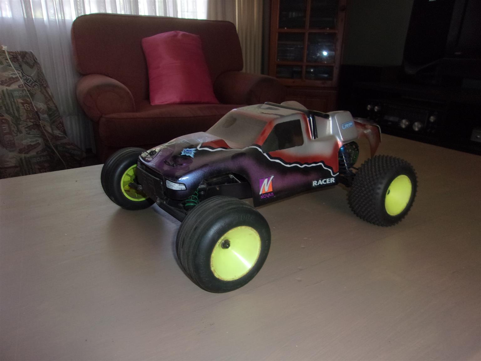 RC 10 T2 Remote control car