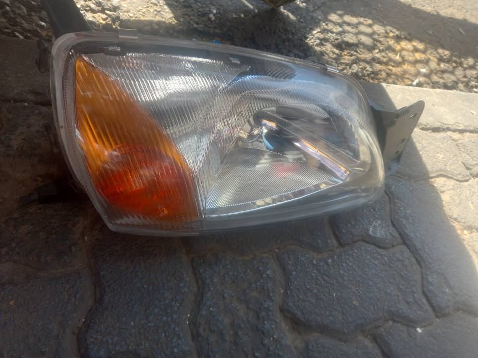 1999–2002 Ford Fiesta MK4/MK5 or Ford Bantam Headlight Right Hand Side - Private Seller 1999–2002 Ford Fiesta MK4/MK5 or Ford Bantam Headlight Right Hand Side - Private Seller