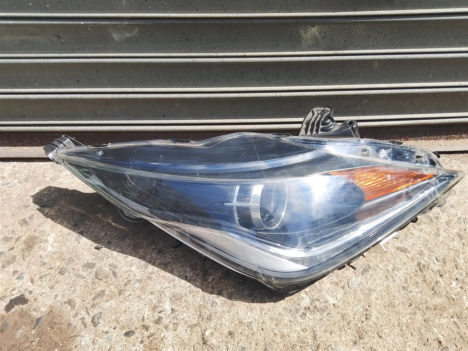 Toyota Aygo headlight right side - Private Seller Toyota Aygo headlight right side - Private Seller