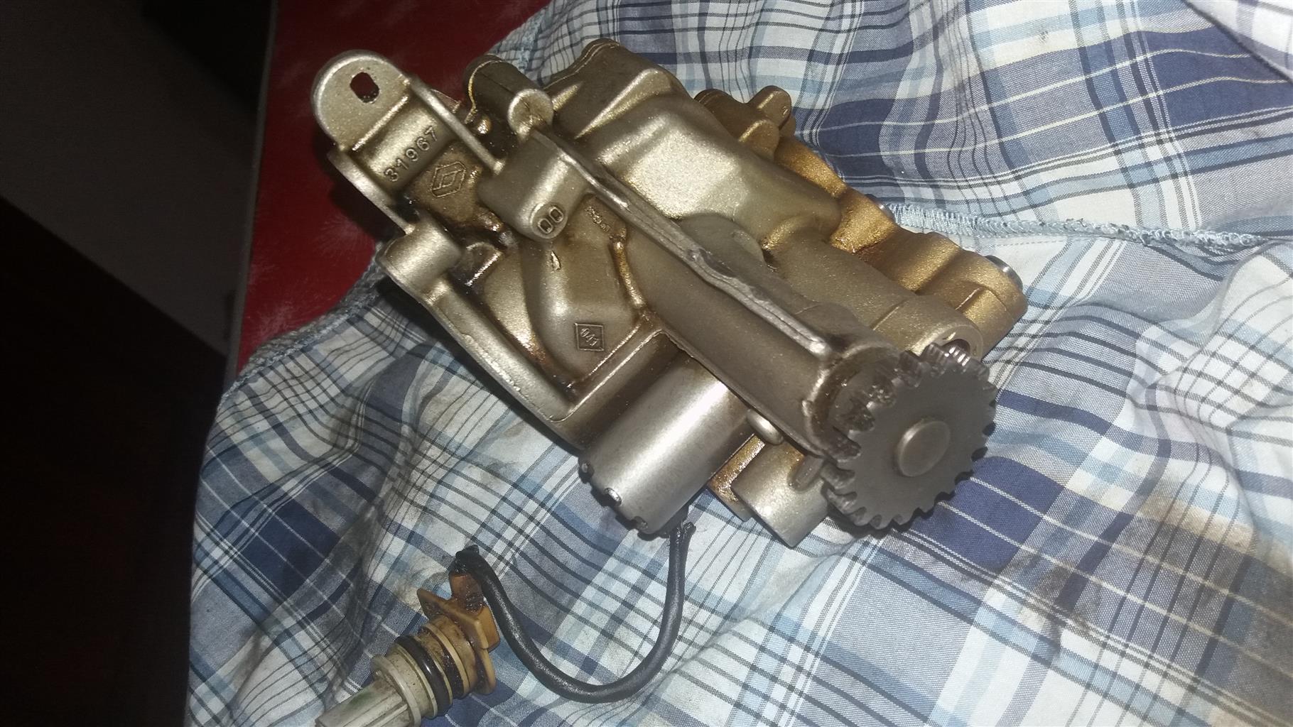 Renault 3cylinder 1.0i vvt solenoid and housing pump for sale - Private Seller Renault 3cylinder 1.0i vvt solenoid and housing pump for sale - Private Seller