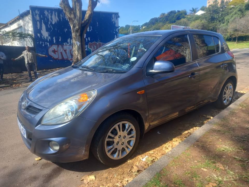 2011 Hyundai i20 1.6 Petrol,  Manual, Grey, 96000kms