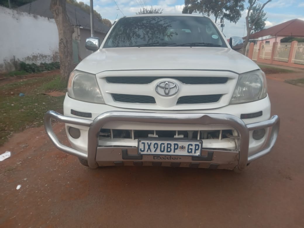 Used 2006 Toyota Hilux 4.0 V6 double cab Raider Heritage Edition - Private Seller Used 2006 Toyota Hilux 4.0 V6 double cab Raider Heritage Edition - Private Seller