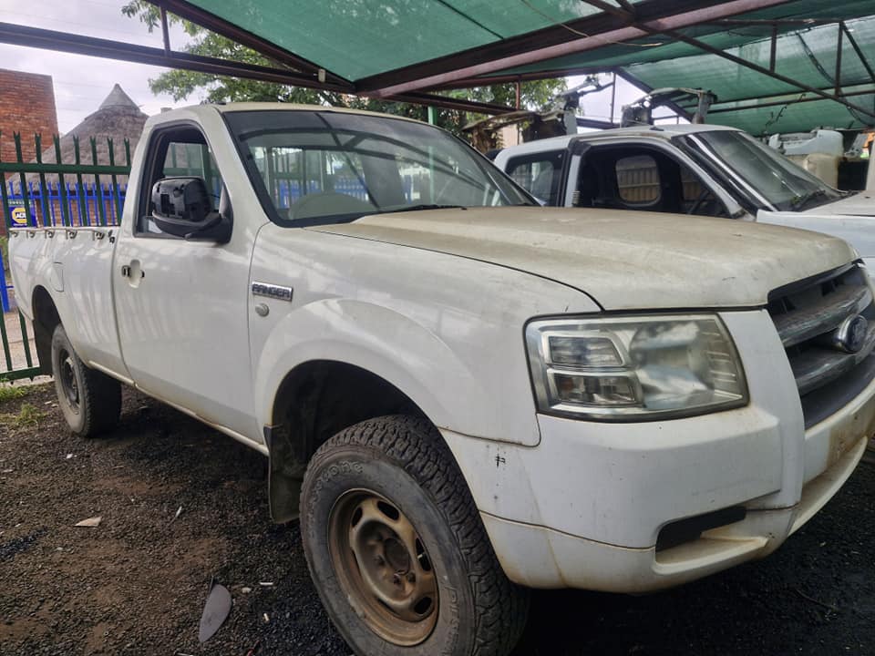 Ford Ranger 2.5 LONGWHEEL BASE - Private Seller Ford Ranger 2.5 LONGWHEEL BASE - Private Seller