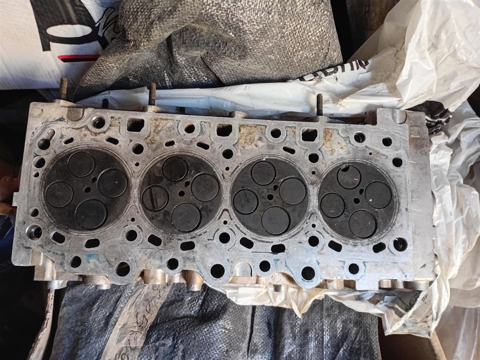 Kia 2500.cylinder head - Private Seller