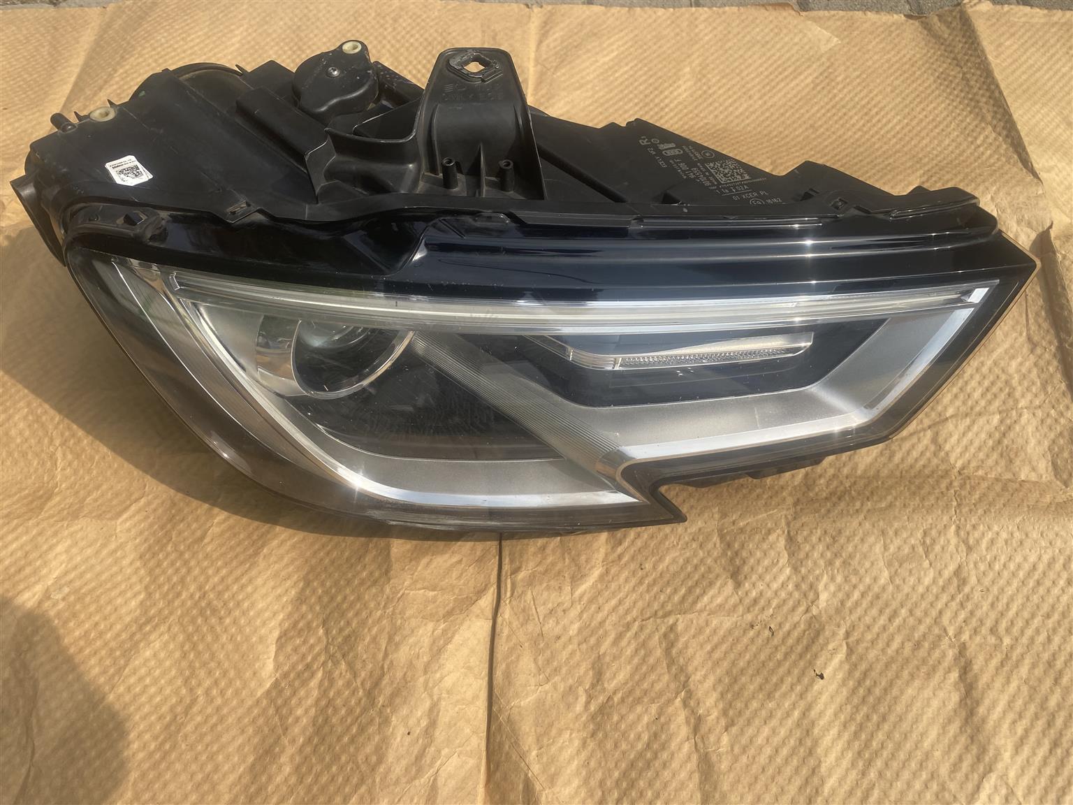 2018 AUDI A3 XENON HEADLIGHT RIGHT SIDE FOR SALE. IN EXCELLENT CONDITION - Private Seller 2018 AUDI A3 XENON HEADLIGHT RIGHT SIDE FOR SALE. IN EXCELLENT CONDITION - Private Seller