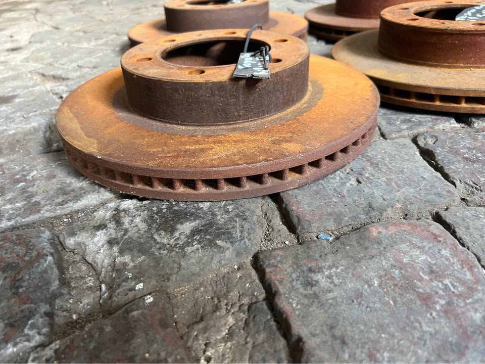 Toyota Hilux D4D Brake Discs For Sale @Circle 7 Used Parts Call or WhatsApp - Private Seller Toyota Hilux D4D Brake Discs For Sale @Circle 7 Used Parts Call or WhatsApp - Private Seller