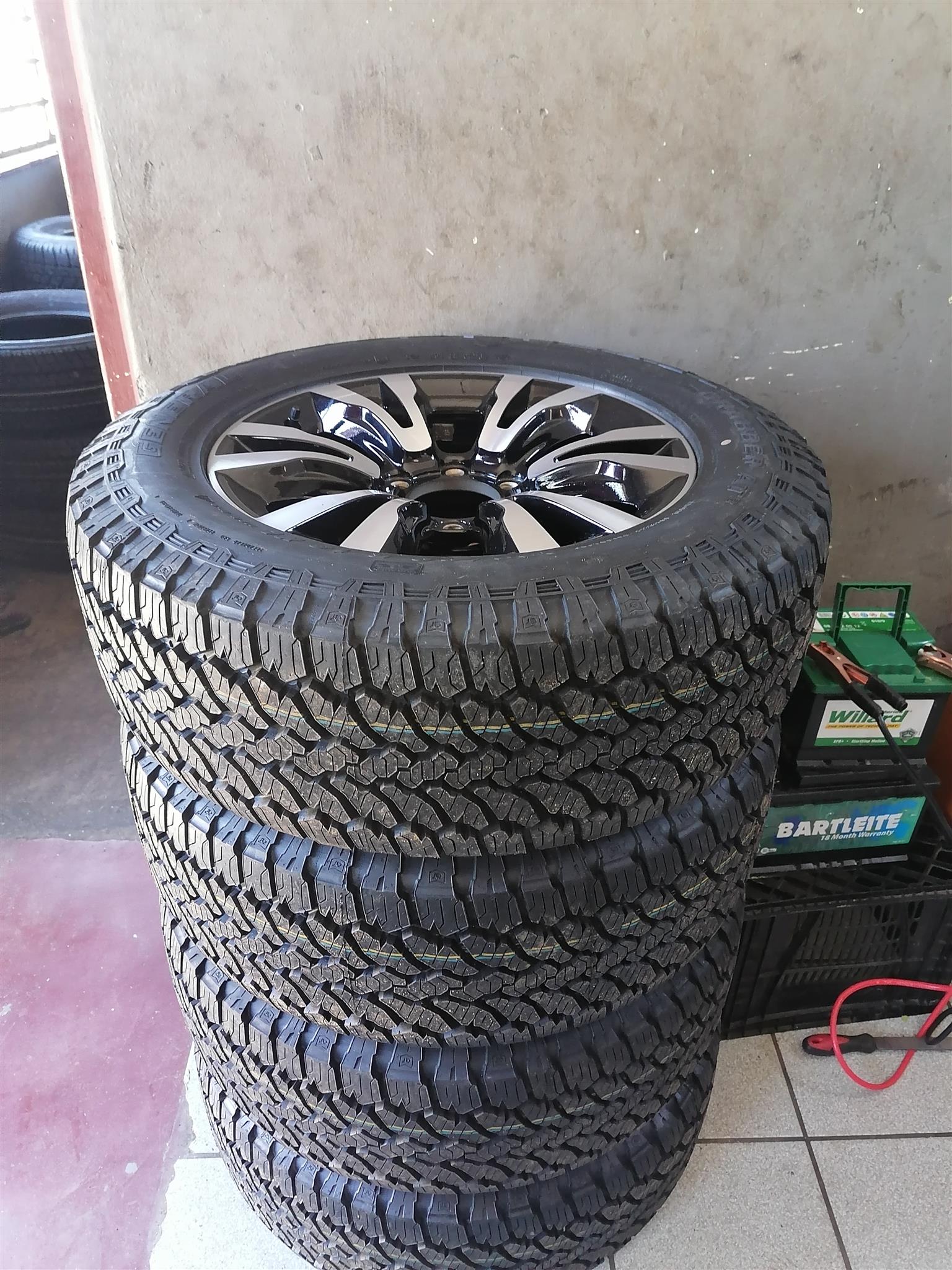 Isuzu DMX 18inch Mag Rims (WITH NEW TYRES)