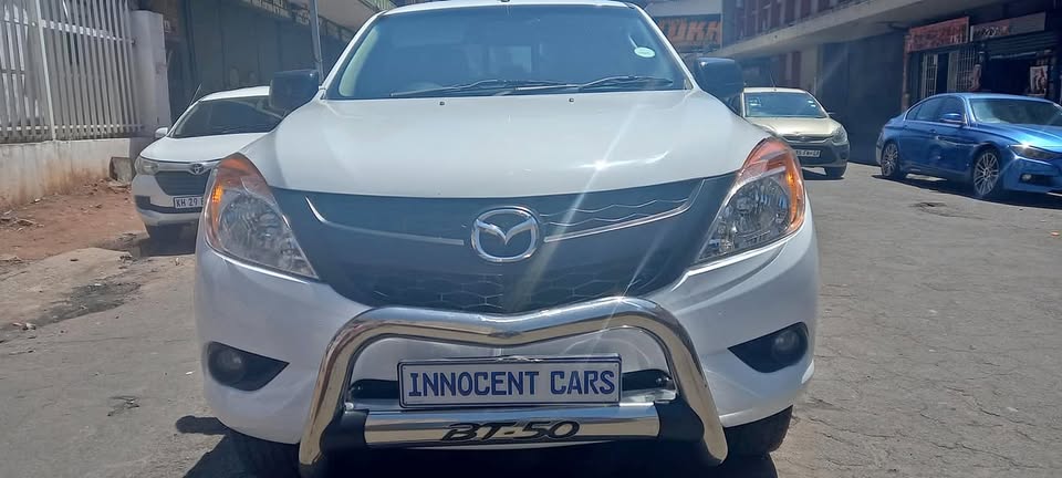 2014 MAZDA BT 50 2.5 PETROL, MANUAL TRANSMISSION, WHITE COLOUR, MILEAGE
