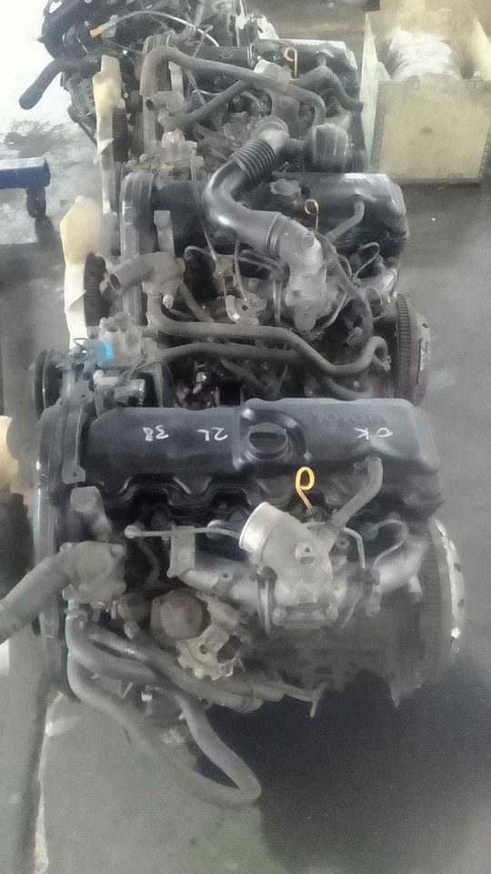 TOYOTA HILUX 2L 2.4L COMPLETE ENGINE FOR SALE - Private Seller