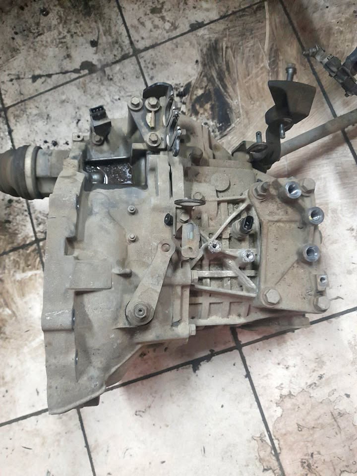 HYUNDAI IX35 2.0 MANUAL GEARBOX AVAILABLE - Private Seller HYUNDAI IX35 2.0 MANUAL GEARBOX AVAILABLE - Private Seller