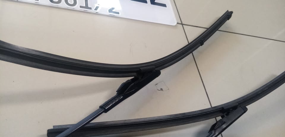 BMW VALEO WIPER BLADES FOR F80 M3 / F82 M4 & WIPER BLADE ARM - Private Seller BMW VALEO WIPER BLADES FOR F80 M3 / F82 M4 & WIPER BLADE ARM - Private Seller