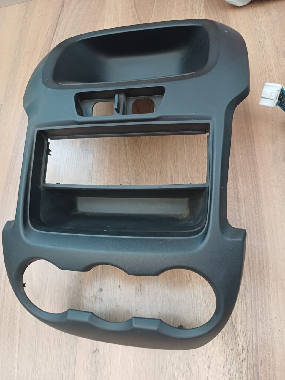 Ford Ranger radio and face frame. Toyota Fortuner unichip - Private Seller
