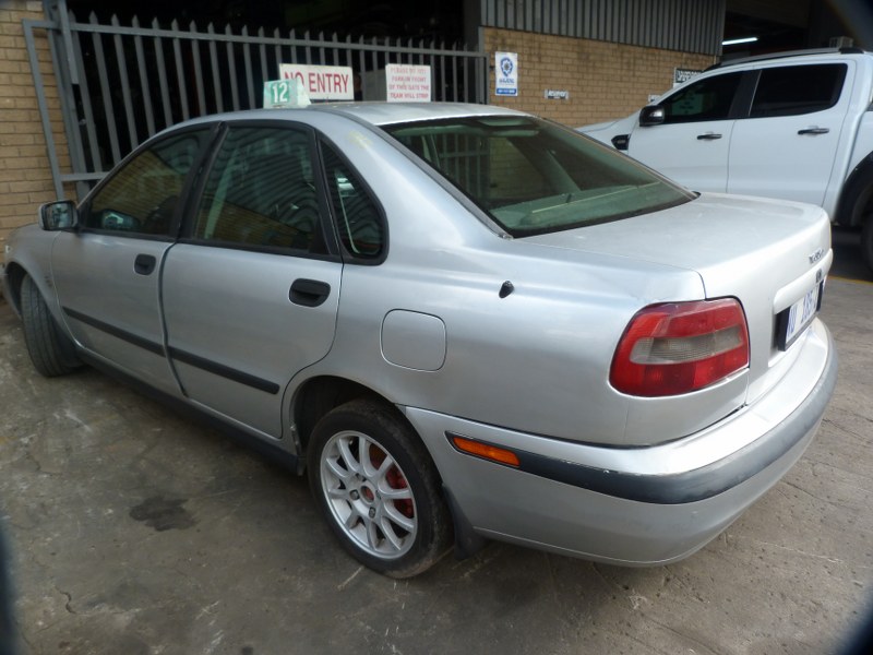 Volvo S40 2.0T Manual Silver - 2001 STRIPPING FOR SPARES - Private Seller Volvo S40 2.0T Manual Silver - 2001 STRIPPING FOR SPARES - Private Seller