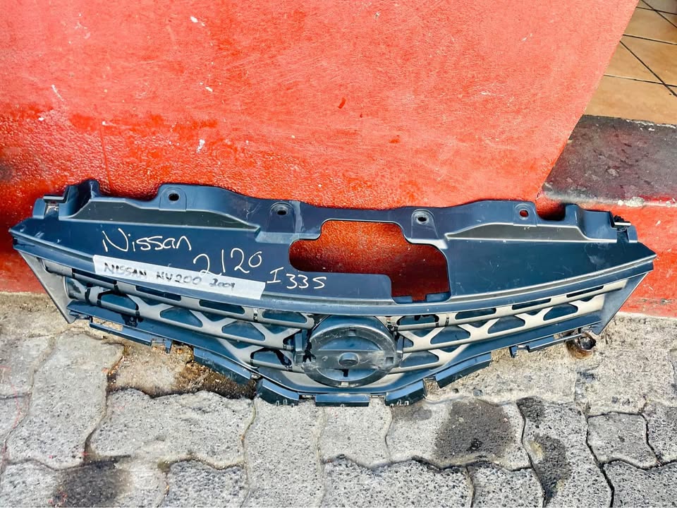 Nissan NV200 grille 2009 - Private Seller Nissan NV200 grille 2009 - Private Seller