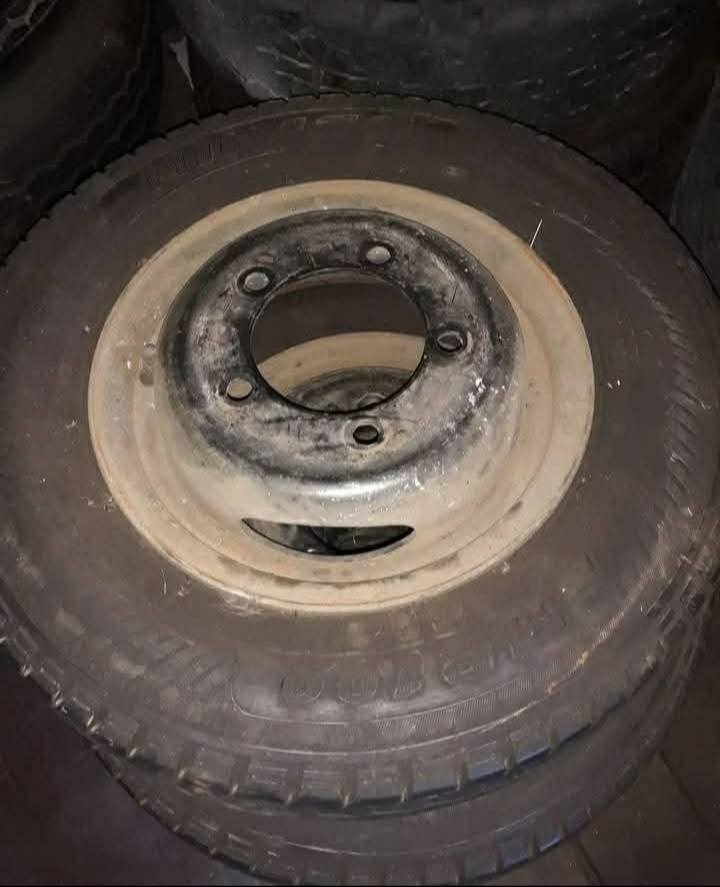 Kia Workhorse K2700 Rear Wheels Double Axle For Sale - Private Seller