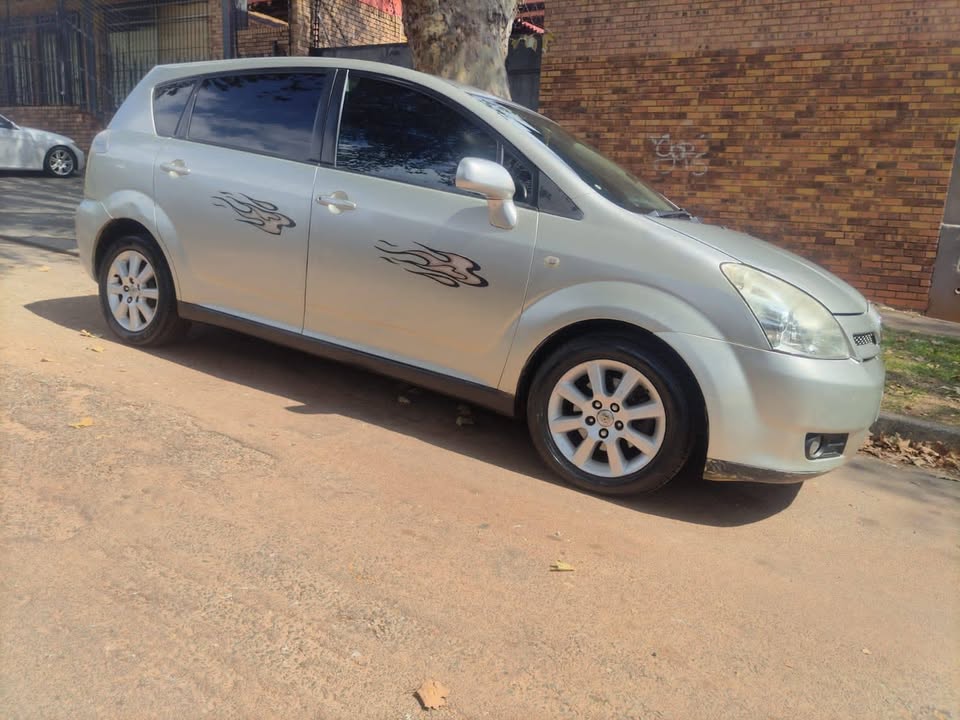 2005 Toyota verso 1.8
