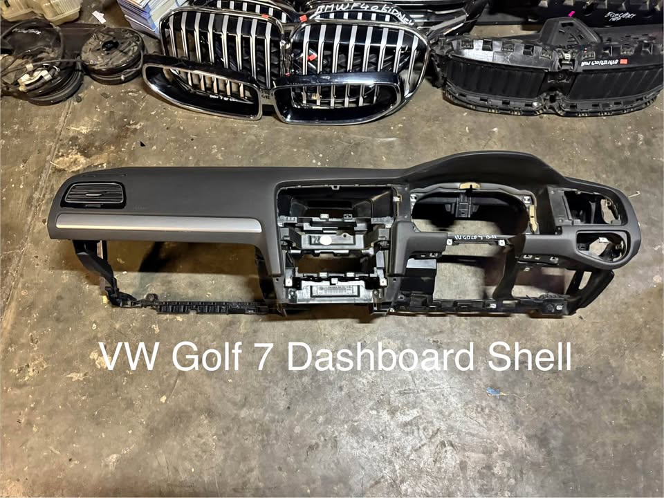 VW Golf 7 Dashboard - Private Seller VW Golf 7 Dashboard - Private Seller