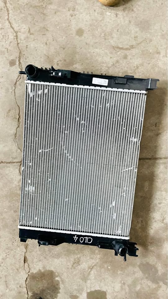 Renault Clio 4 radiator - Private Seller Renault Clio 4 radiator - Private Seller