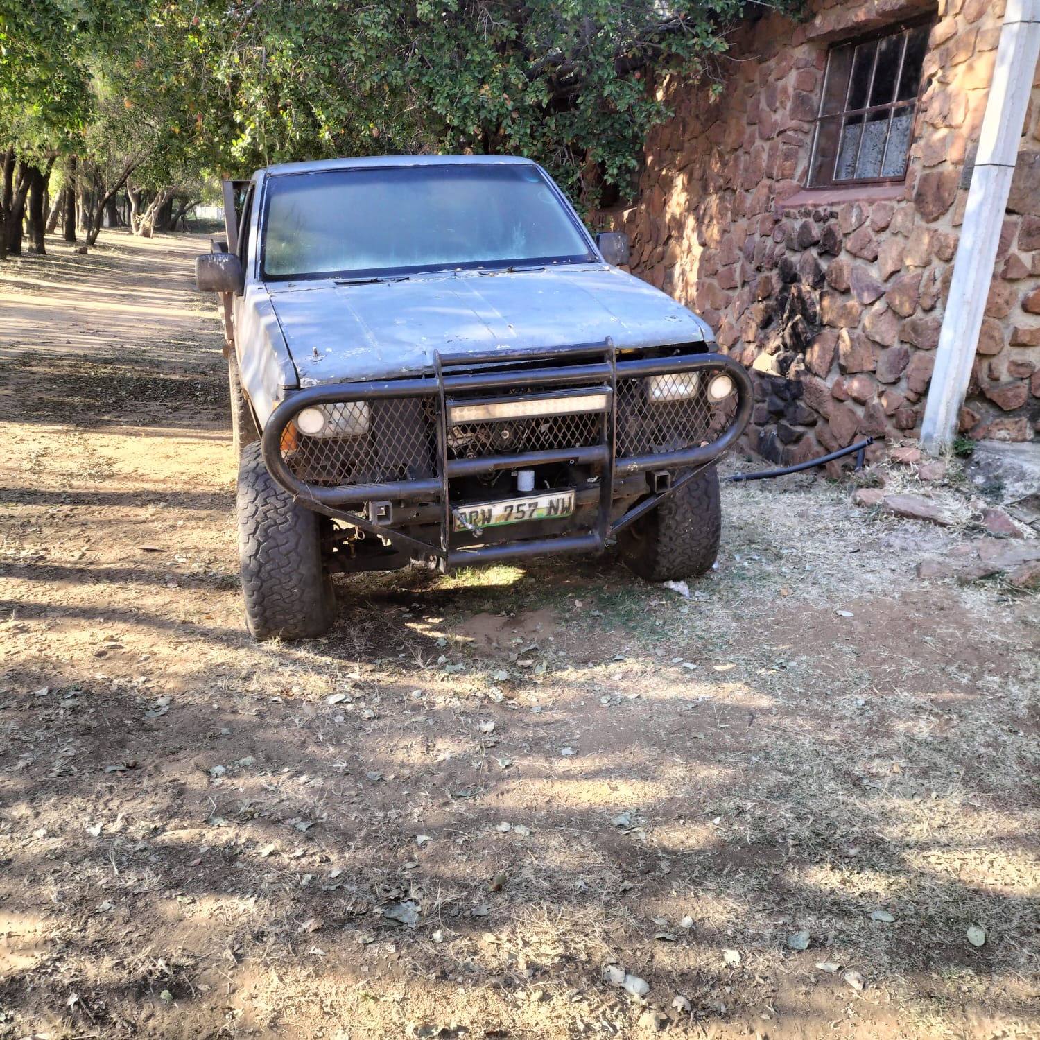 Nissan Sani Hard body V6 bakkie - Private Seller Nissan Sani Hard body V6 bakkie - Private Seller