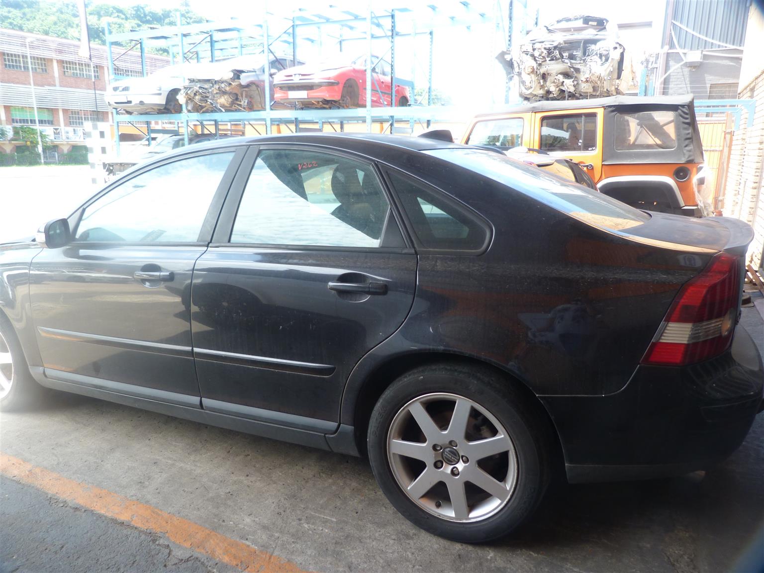 STRIPPING VOLVO S40 T5 A/T BLACK 2006 FOR SPARES - Private Seller STRIPPING VOLVO S40 T5 A/T BLACK 2006 FOR SPARES - Private Seller