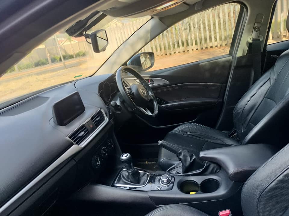2019 Mazda 3 1.6 Dynamic Hatchback with a Nice interior seat and Service book