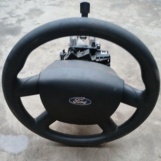 Ford focus 1.6 z6 2006 model spares - Private Seller