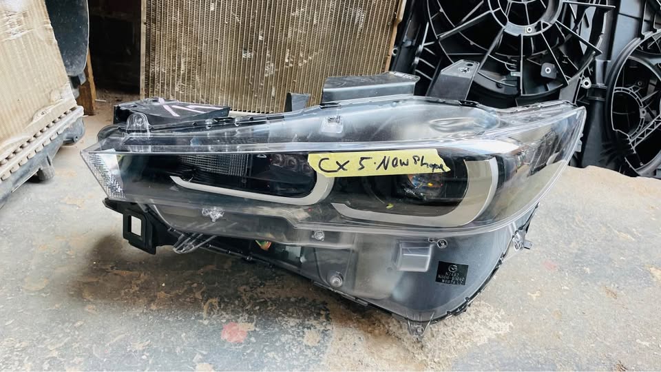 Mazda CX5 headlight - Private Seller Mazda CX5 headlight - Private Seller