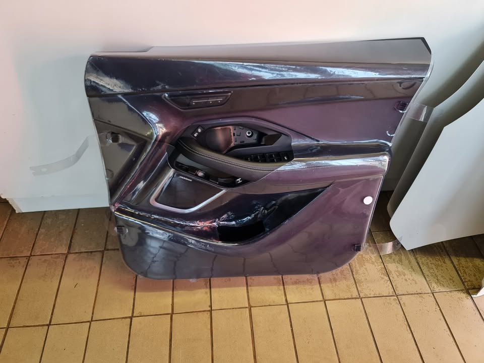 2020 JAGUAR E-PACE DOOR PANEL FRONT RIGHT FOR SALE BRAND NEW - Private Seller 2020 JAGUAR E-PACE DOOR PANEL FRONT RIGHT FOR SALE BRAND NEW - Private Seller